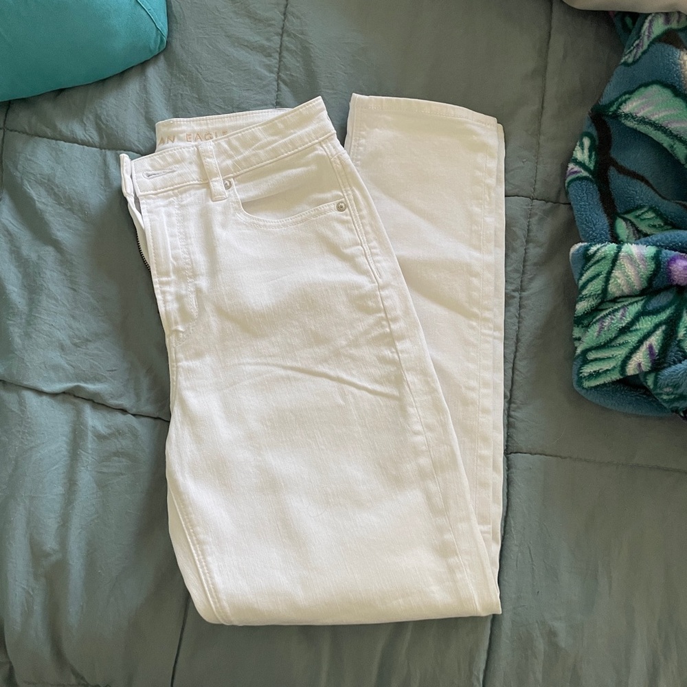 *WHITE JEANS* (American Eagle)•